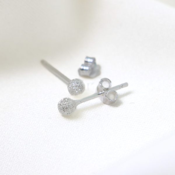 Dreaming Studs in Silver